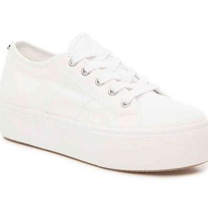 NWOT Steve Madden Platform Sneakers